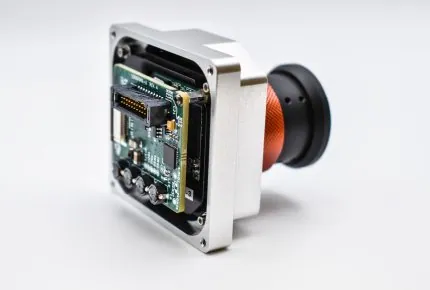 Uncooled Broadband, 2-12µm Infrared Camera Cores